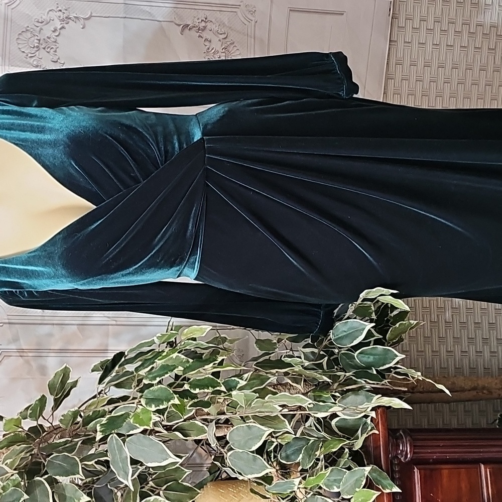 Revelry Vera Green Velour Asymmetrical Pleated  Gown 12